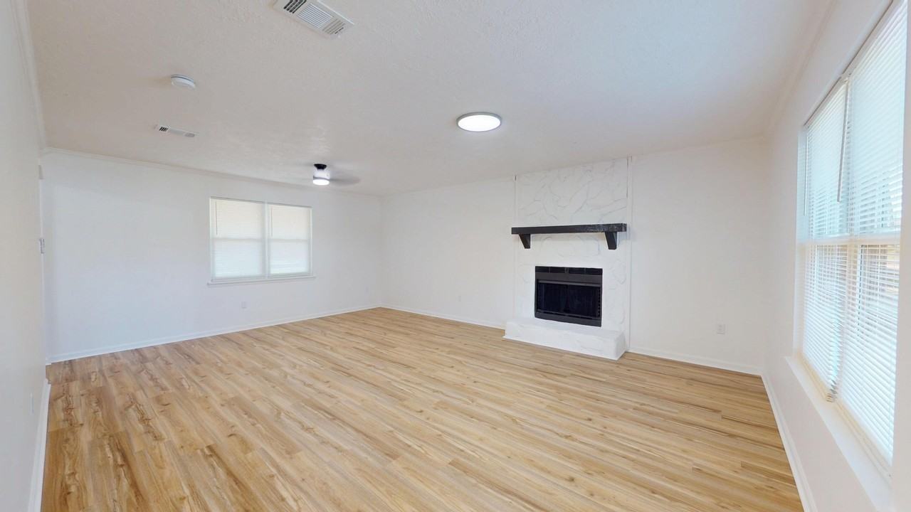 4072 Melrose Dr - Photo 2 of 19