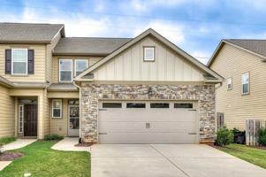 featured image of 596 Vinings Dr