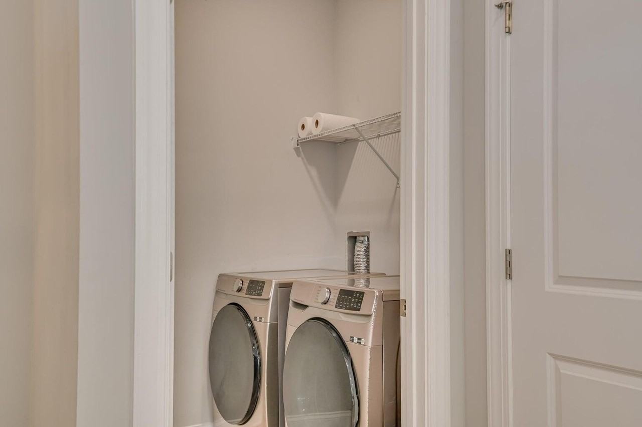 596 Vinings Dr - Photo 4 of 36