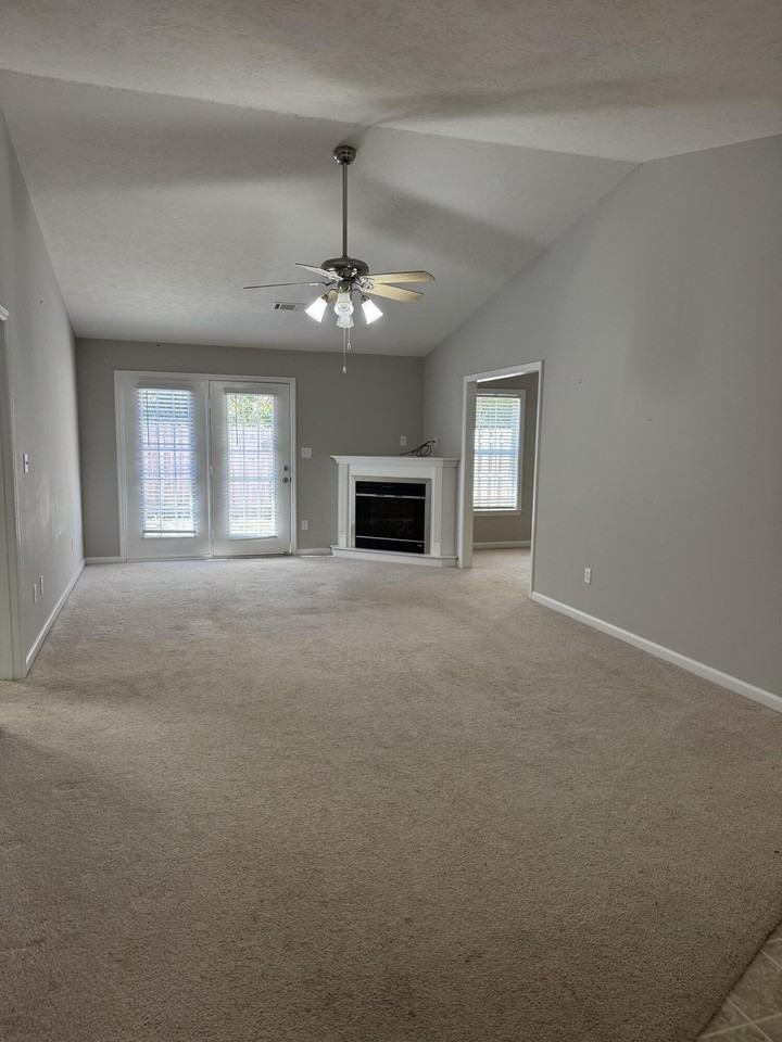 6015 Sanibel Dr - Photo 7 of 11