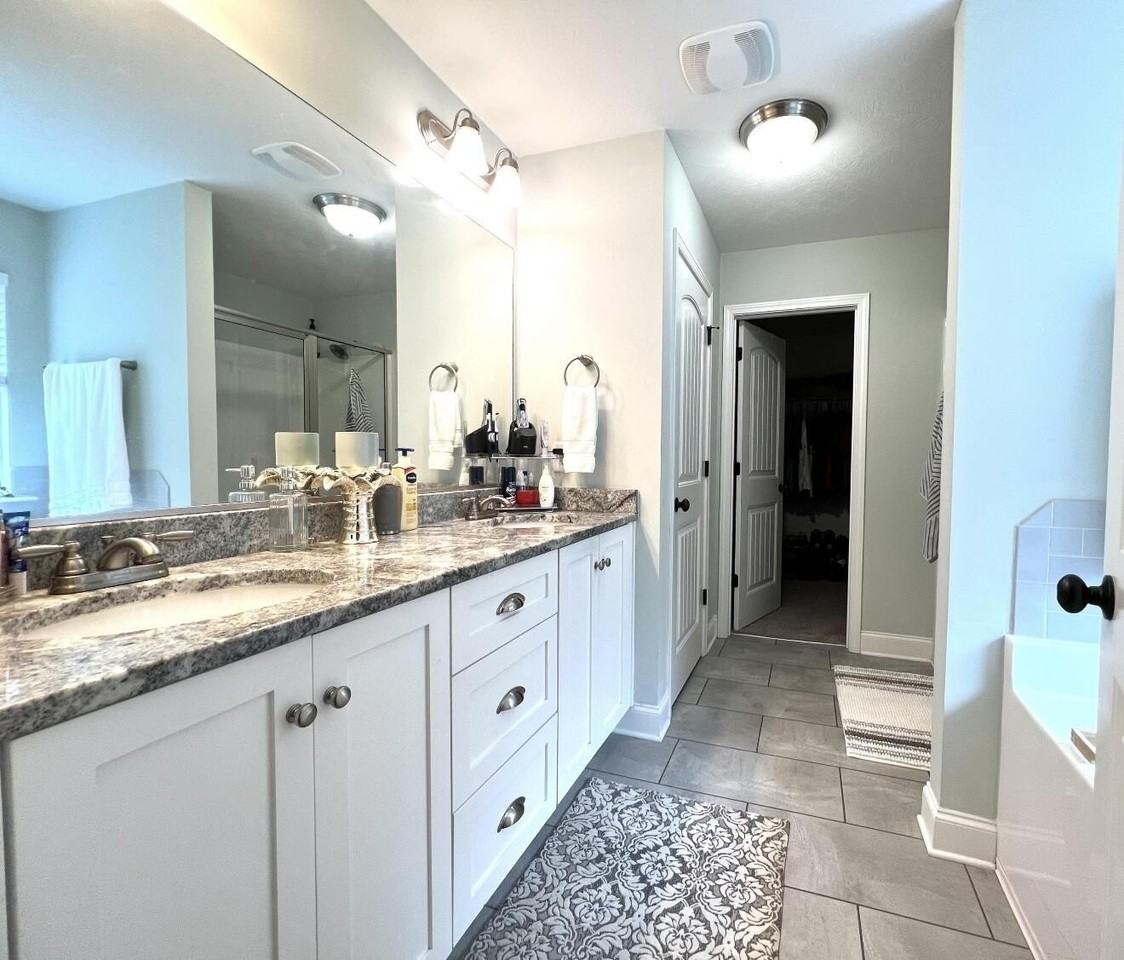 3085 Margot Ln - Photo 7 of 12