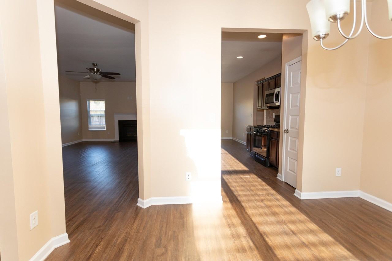 4632 Southwind Rd - Photo 5 of 48