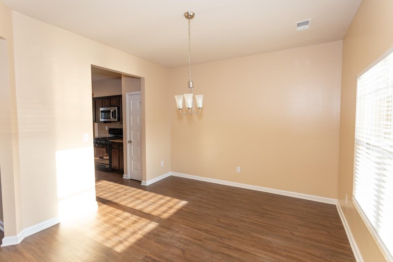 4632 Southwind Rd - Photo 6 of 48