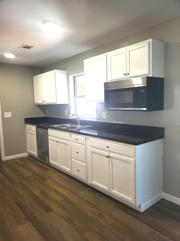 3353 Tanglewood Dr - Photo 5 of 11