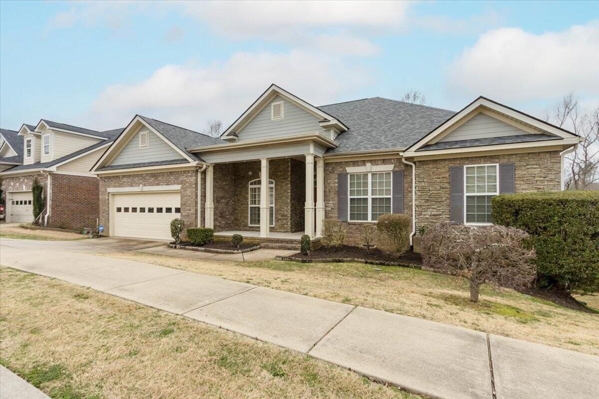 1661 Jamestown Ave - Photo 3 of 50