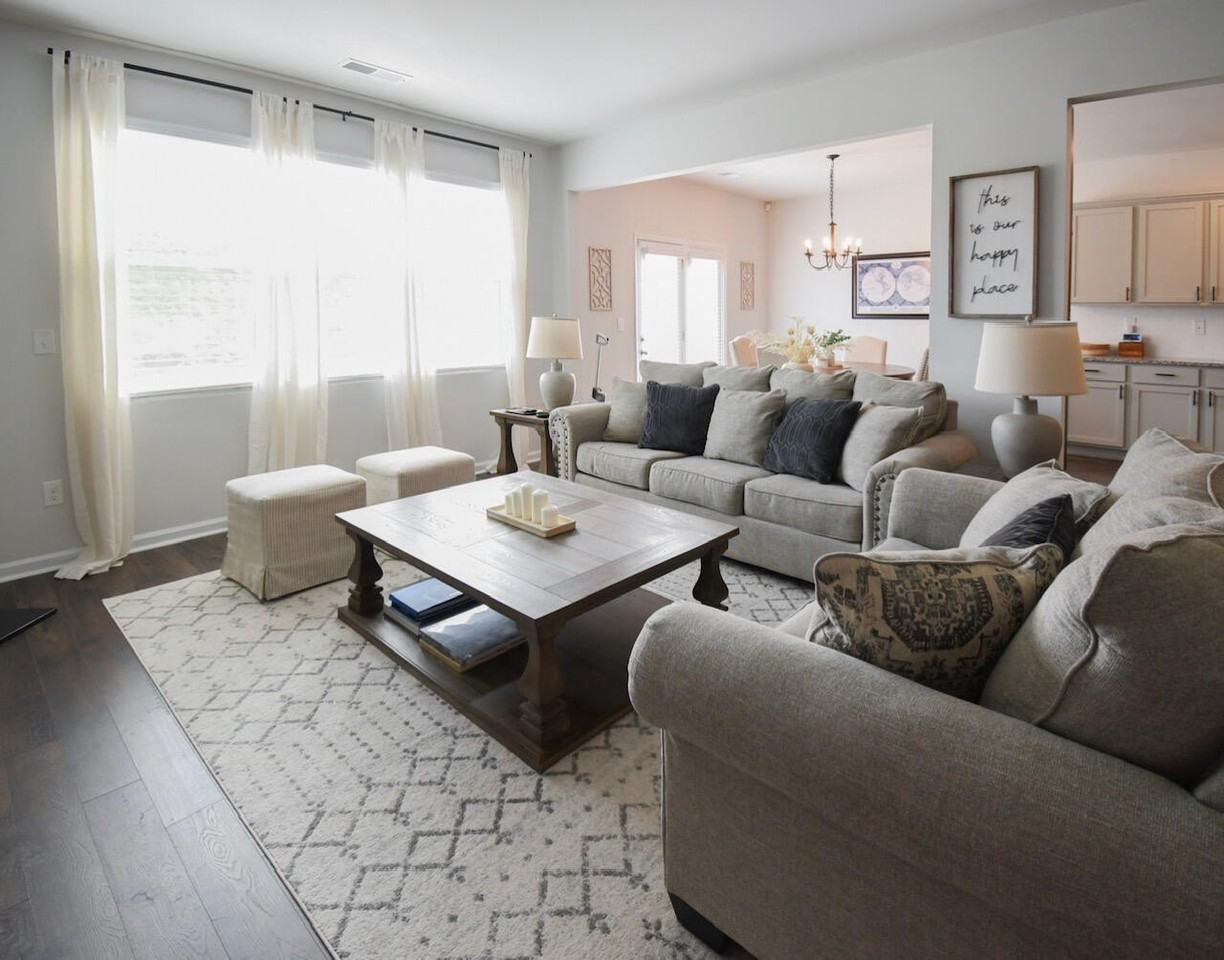 423 Roebuck Pass - Photo 4 of 50