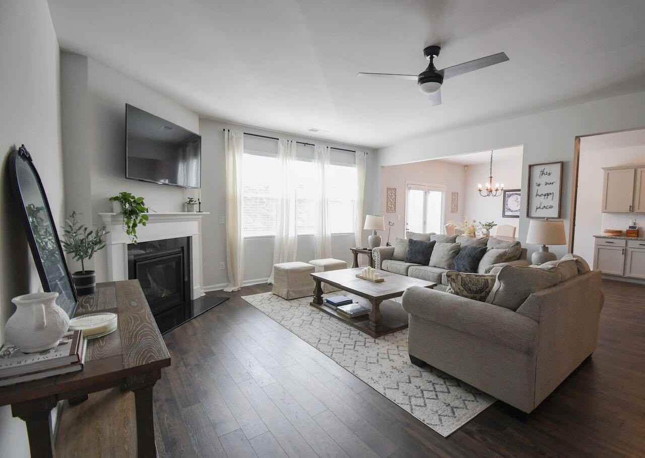 423 Roebuck Pass - Photo 5 of 50