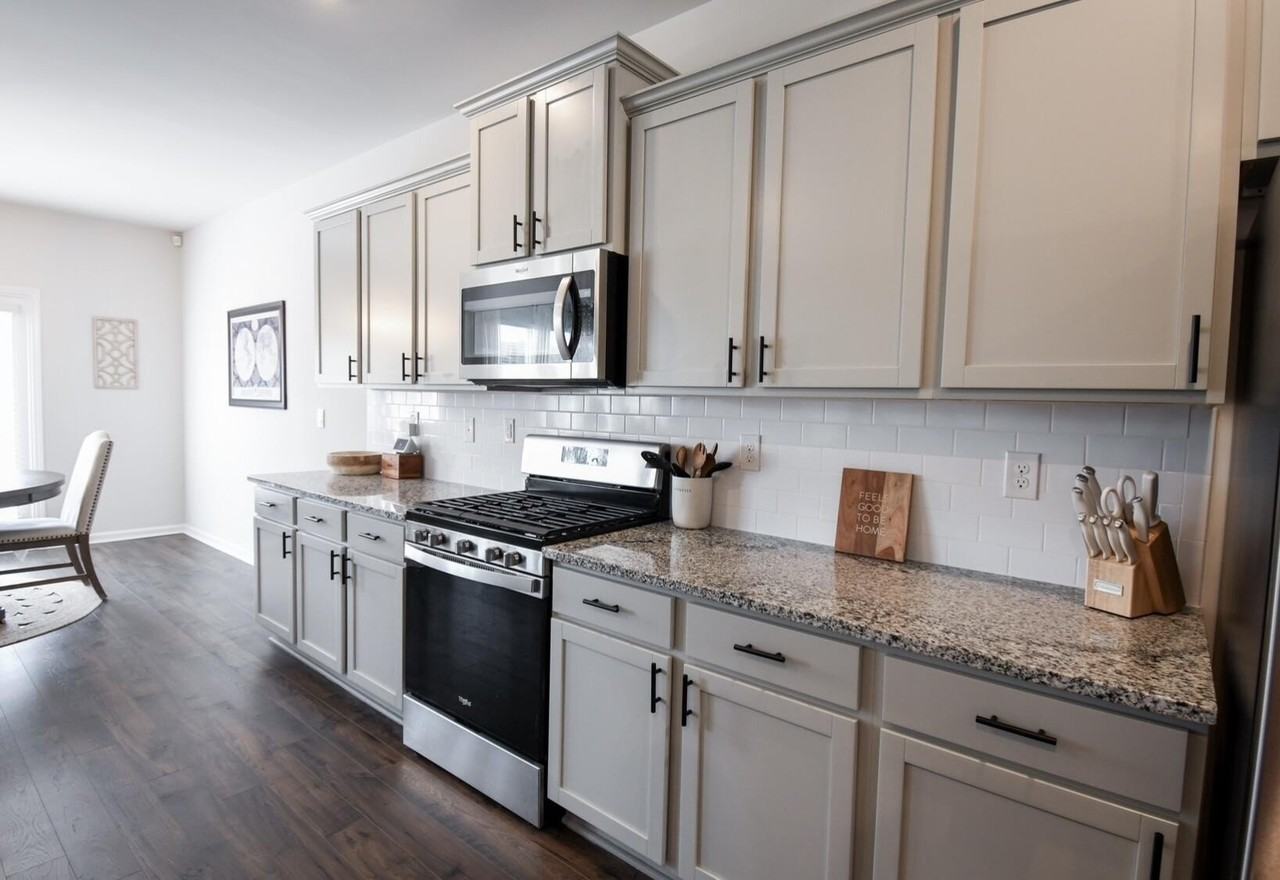 423 Roebuck Pass - Photo 7 of 50