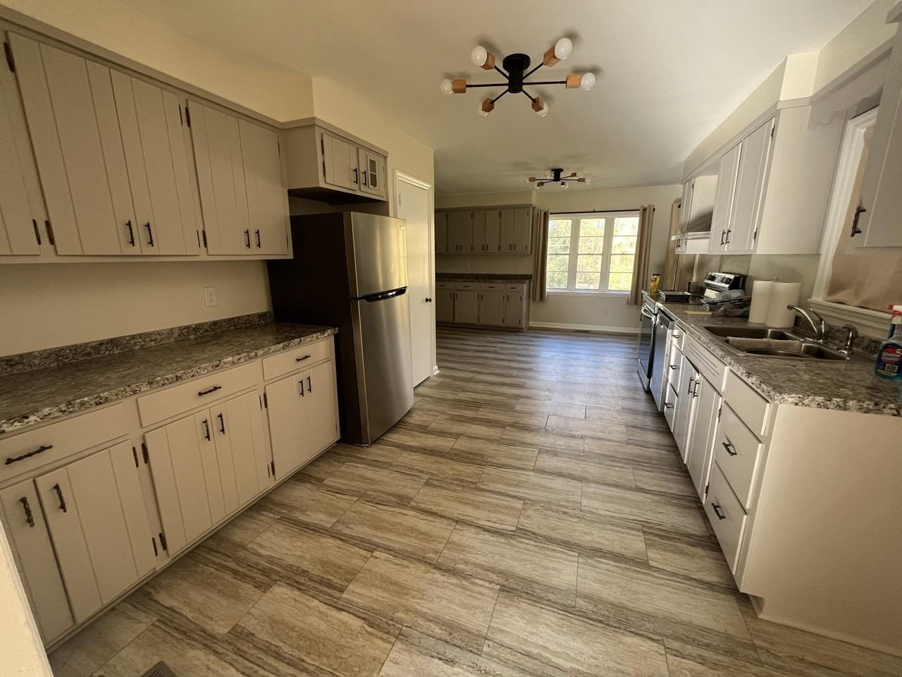 2110 Broome Rd - Photo 5 of 16