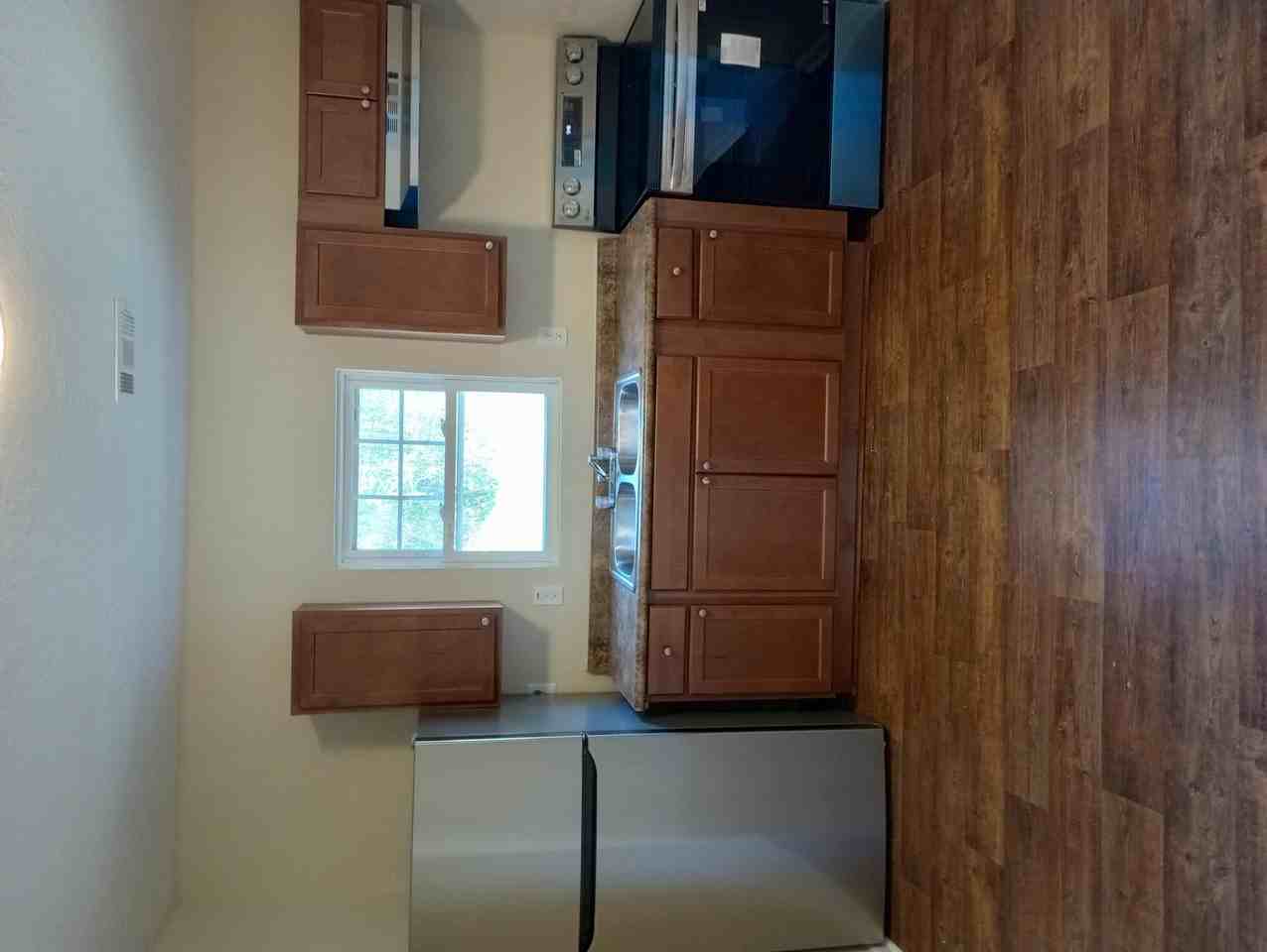 124 West St - Photo 4 of 5