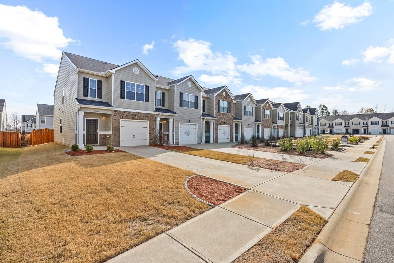 5438 Thrasher Ln - Photo 2 of 46