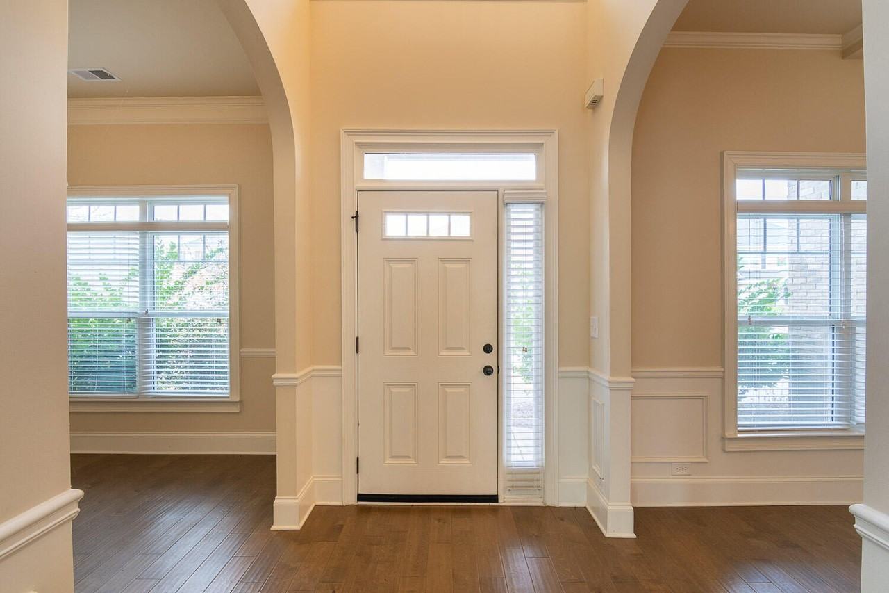 1037 Dietrich Ln - Photo 2 of 38