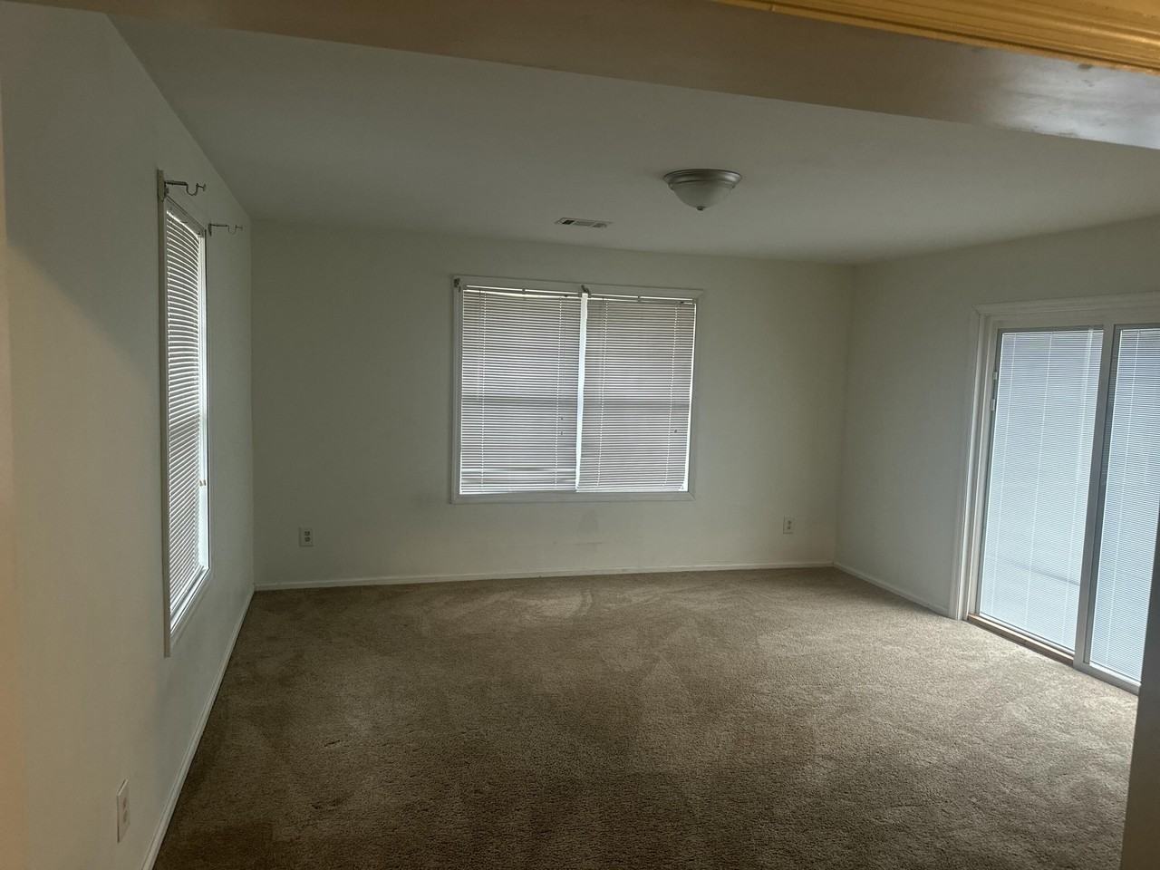 3407 Chadbourne St - Photo 5 of 17