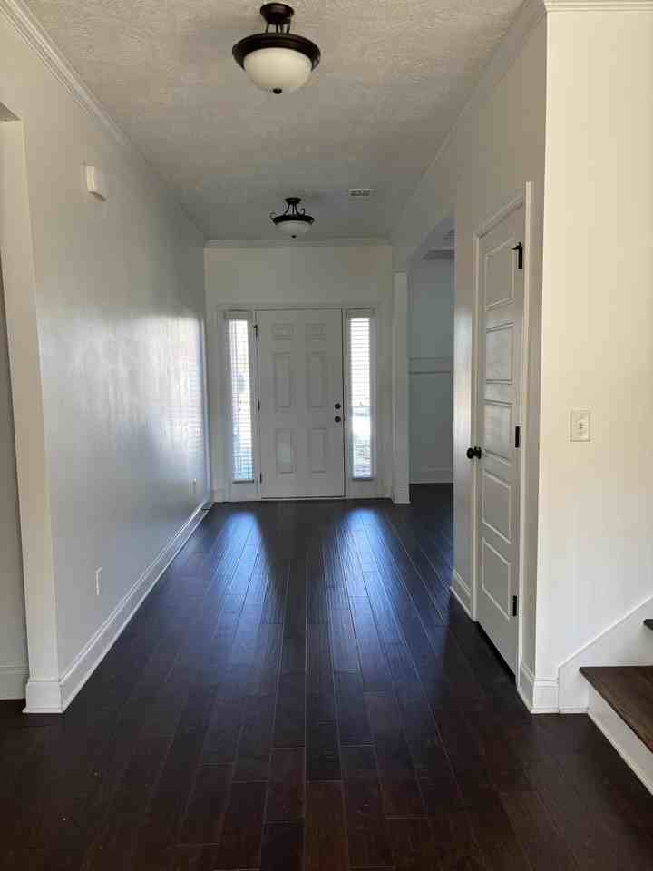 1210 Eldrick Ln - Photo 5 of 19