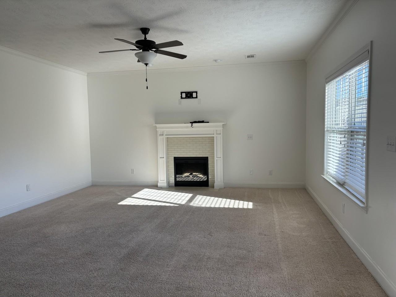 1210 Eldrick Ln - Photo 7 of 19