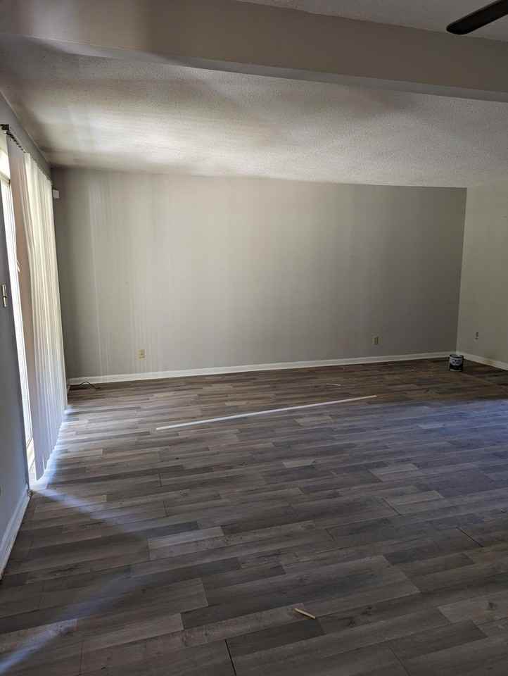 1672 Goshen Rd Apt B3 #B3 - Photo 6 of 13