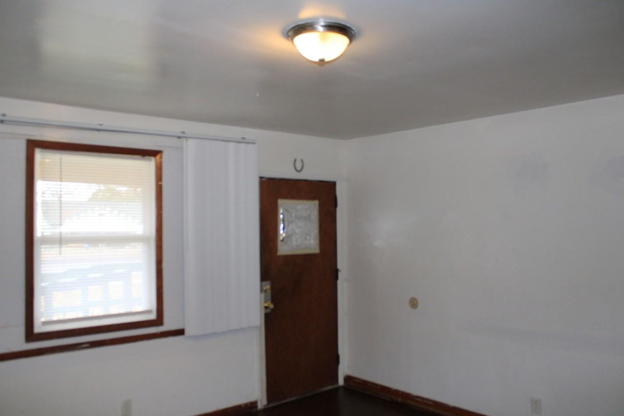 2128 Grand Blvd - Photo 6 of 27