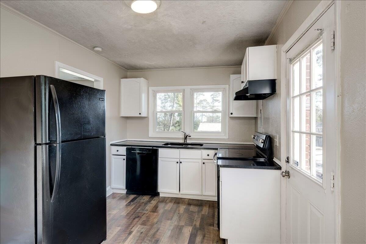 3153 Floyd Dr - Photo 5 of 12