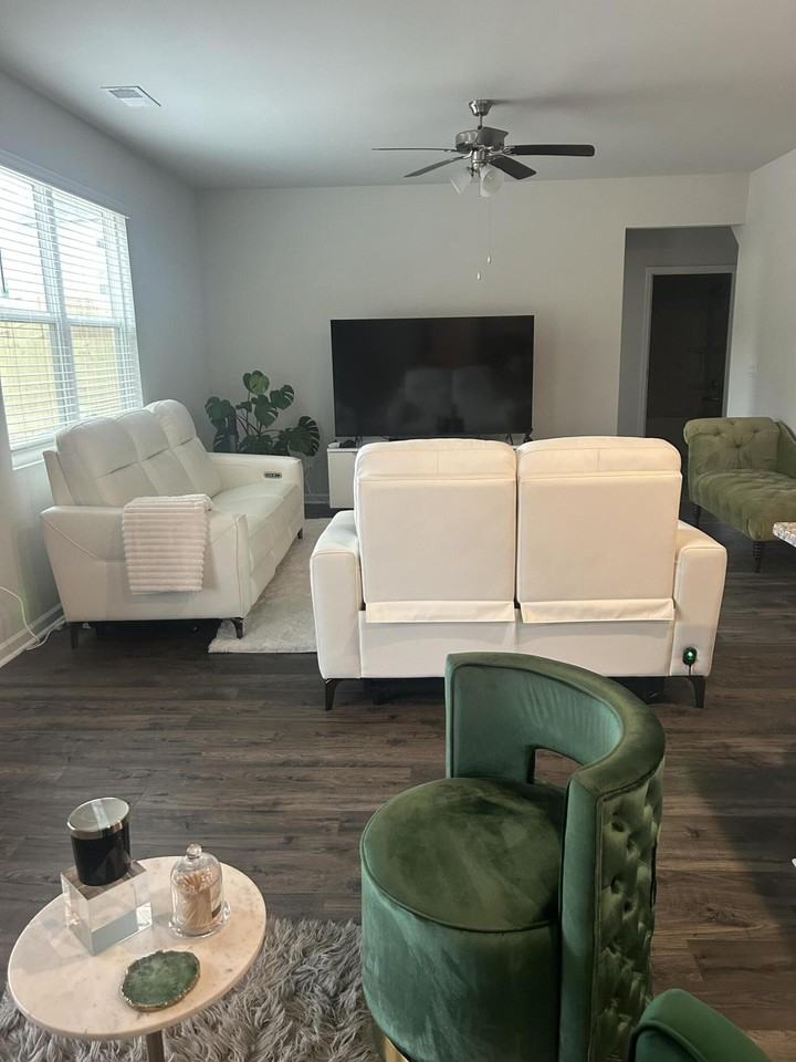 4808 Southwind Rd - Photo 4 of 17