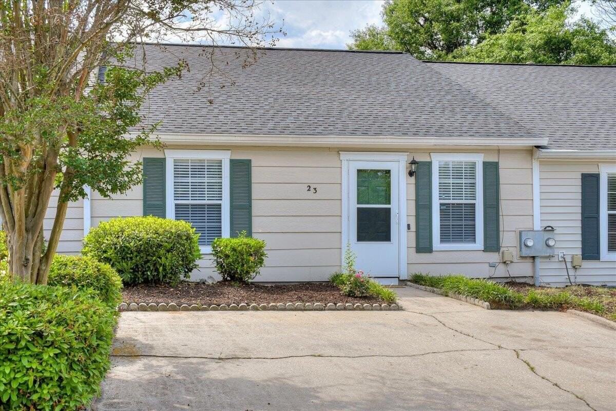 23 Londonberry Ln - Photo 2 of 44