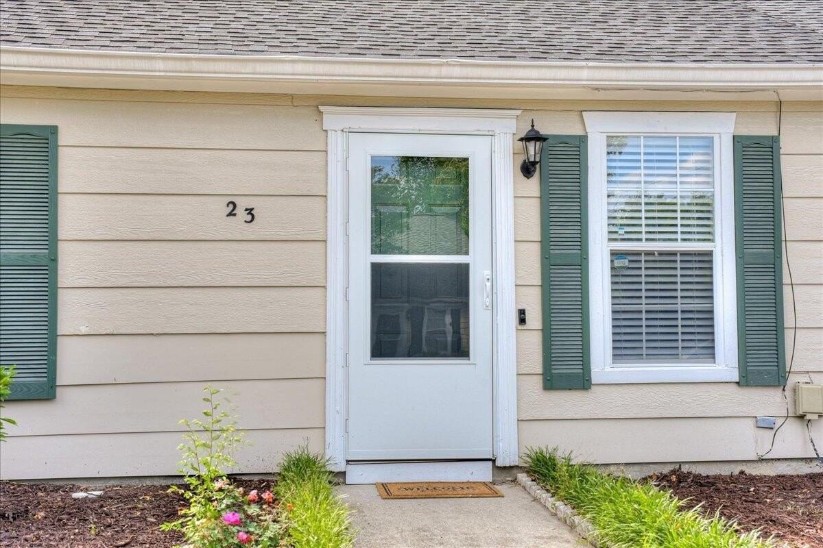 23 Londonberry Ln - Photo 5 of 44