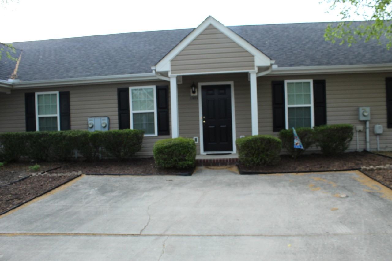 1802 Honeysuckle Way - Photo 5 of 50