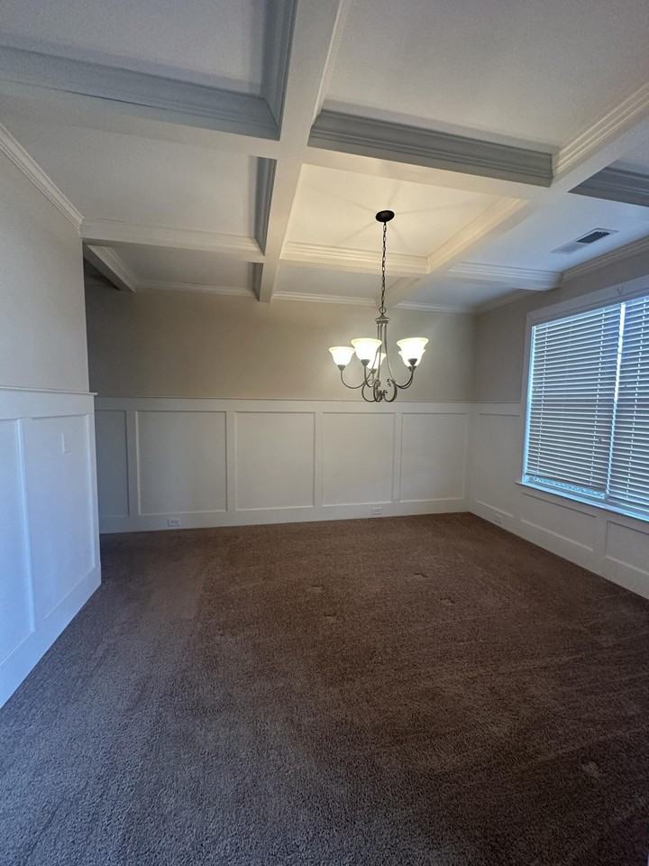 1405 Calumet Dr - Photo 4 of 32