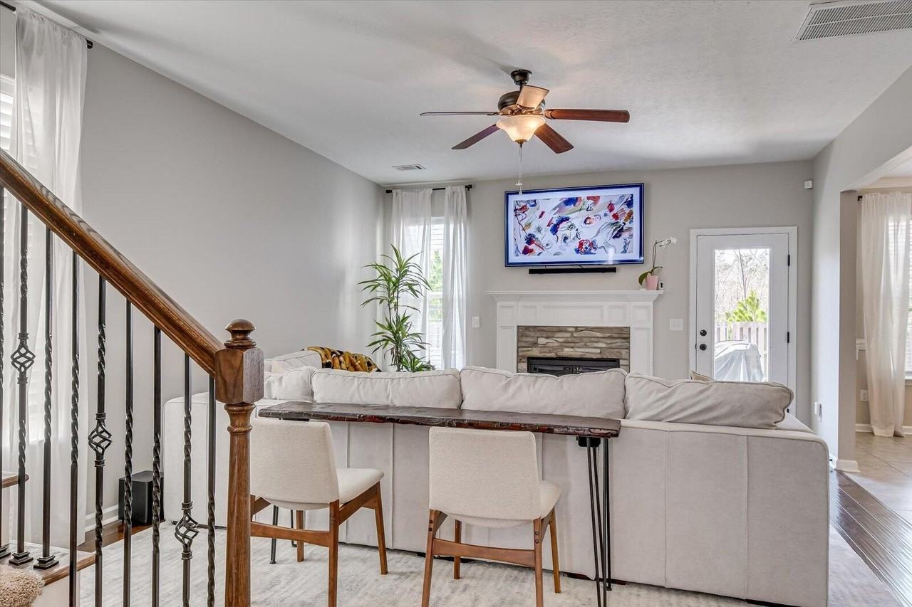 3282 Alexandria Dr - Photo 7 of 46