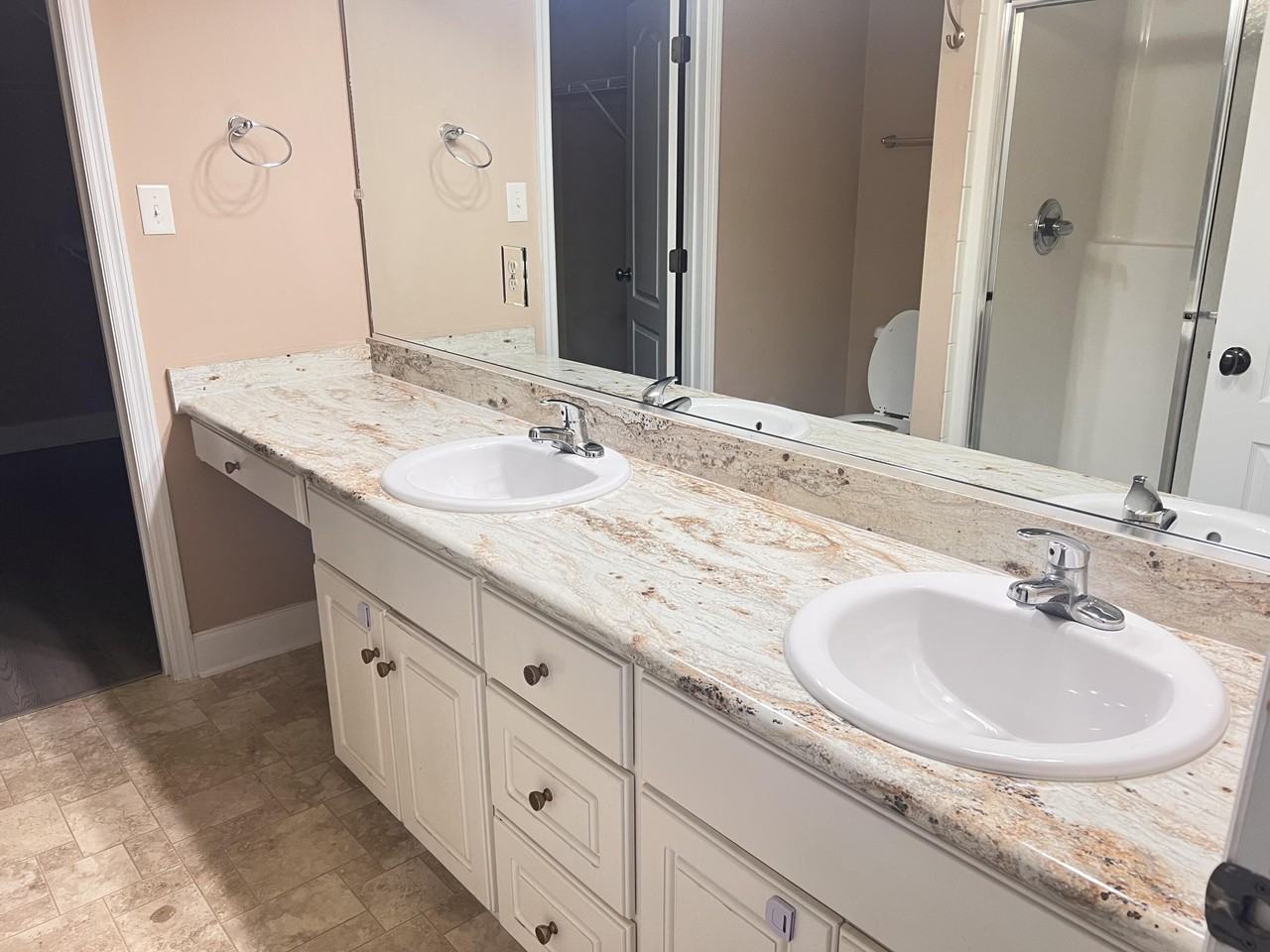 818 Bryan Cir - Photo 5 of 10