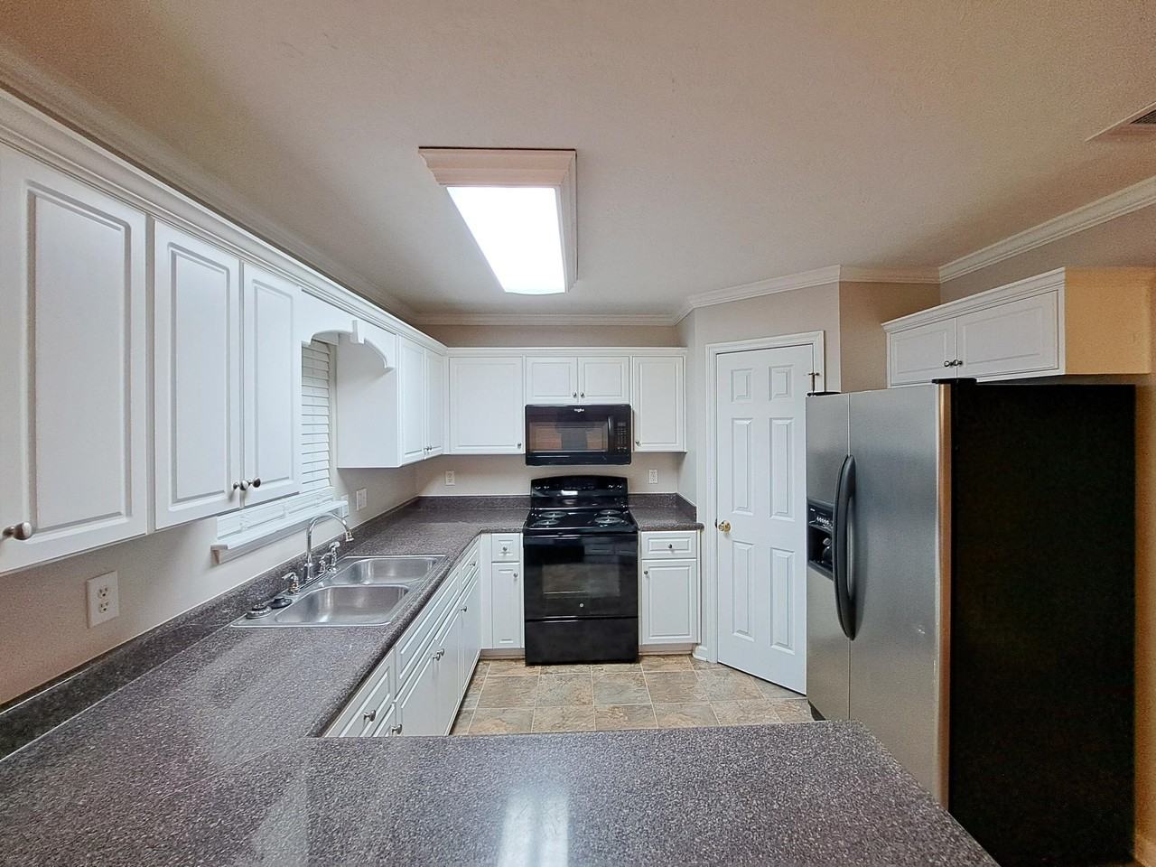 7607 Pleasantville Way - Photo 7 of 29