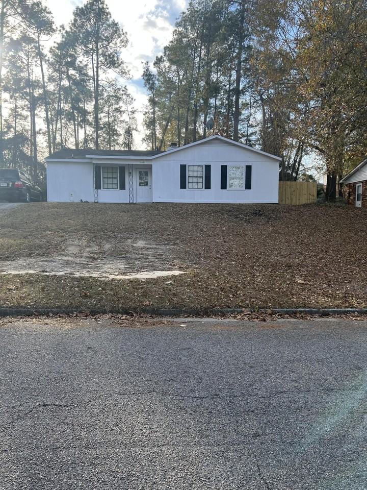 2691 Barclay St - Photo 3 of 16