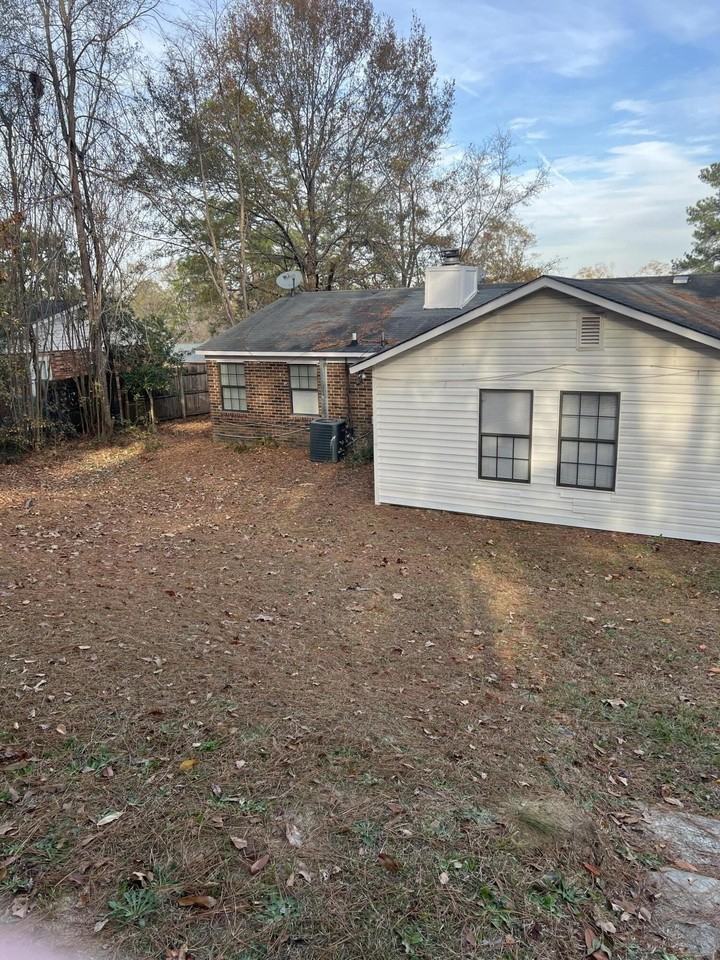 2691 Barclay St - Photo 4 of 16