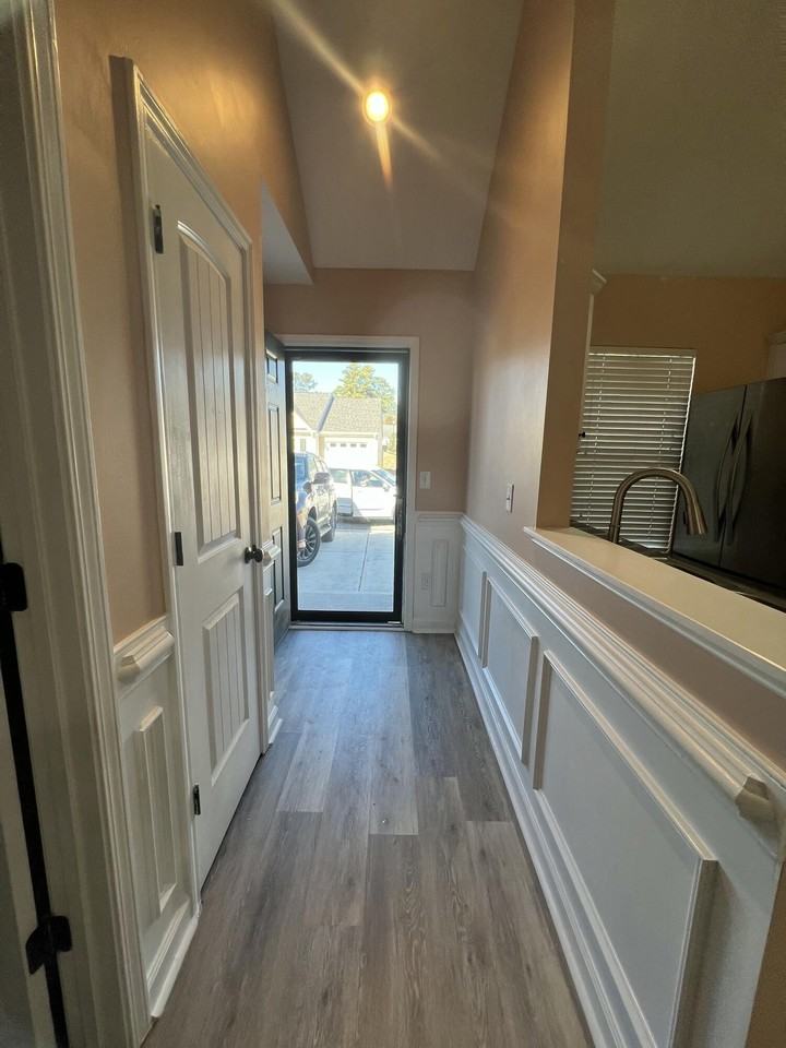 317 York Ln - Photo 2 of 14