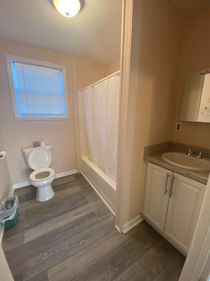 1469 Collins Dr - Photo 5 of 13