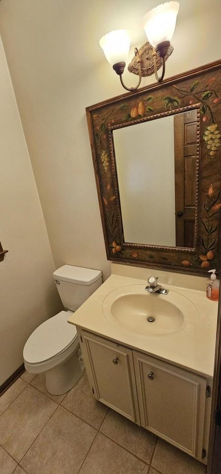 812 Cape Cod Ct - Photo 4 of 46