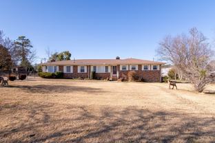 1008 Fairview Rd - Photo 1 of 1