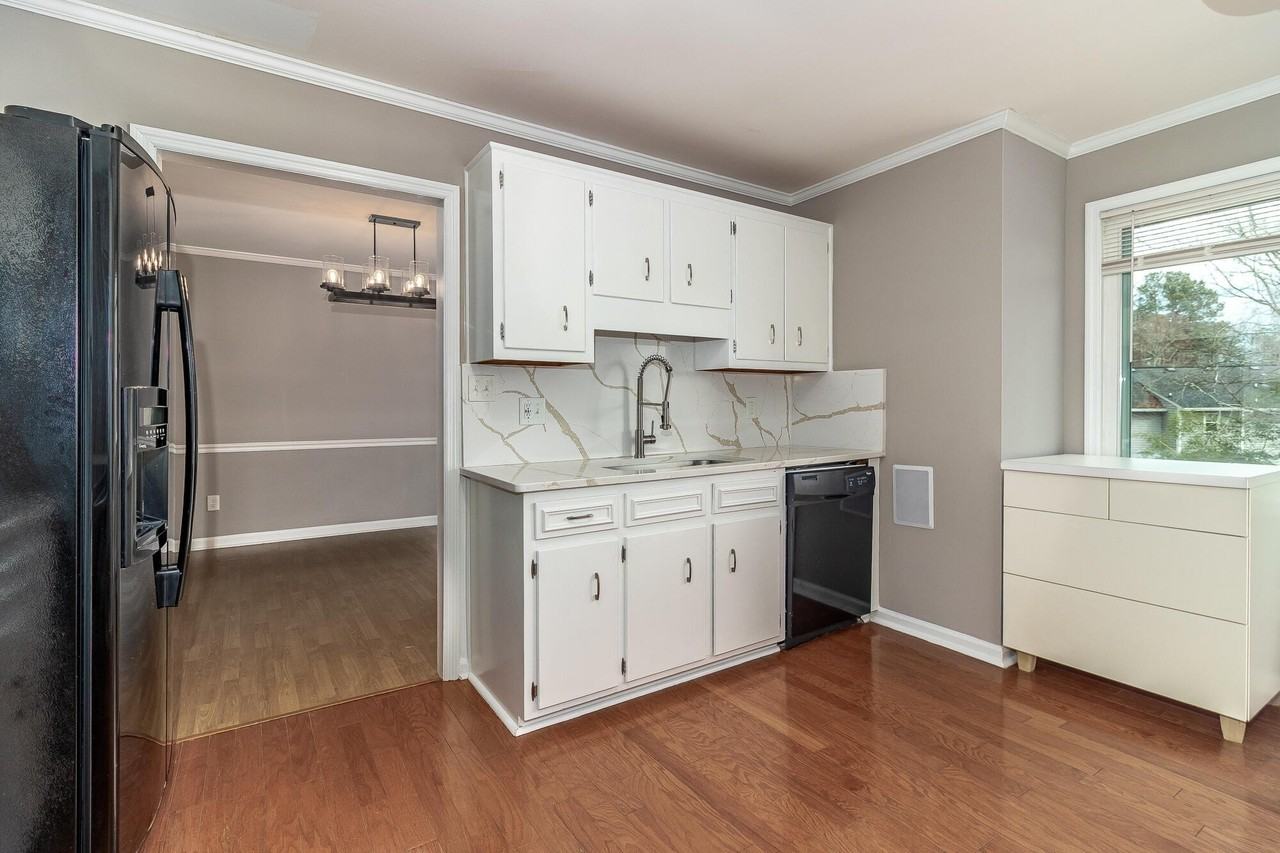 3844 Creek Ct - Photo 5 of 21