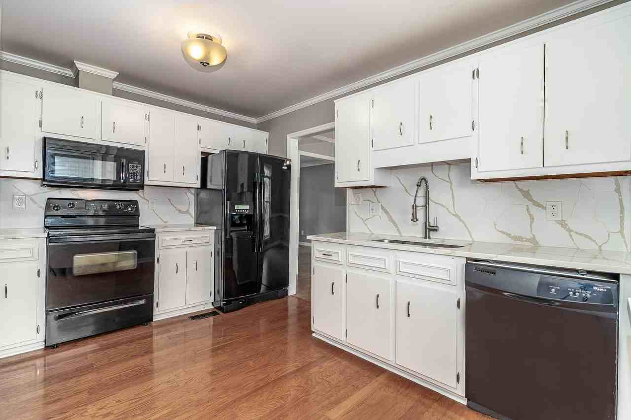 3844 Creek Ct - Photo 6 of 21