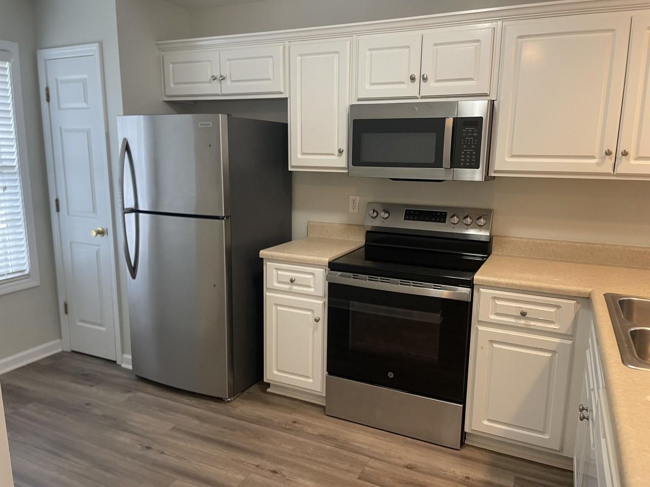 2119 Whitney South Dr - Photo 5 of 20