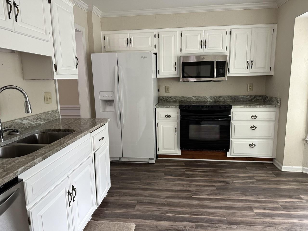 644 Crown Point Dr - Photo 3 of 21