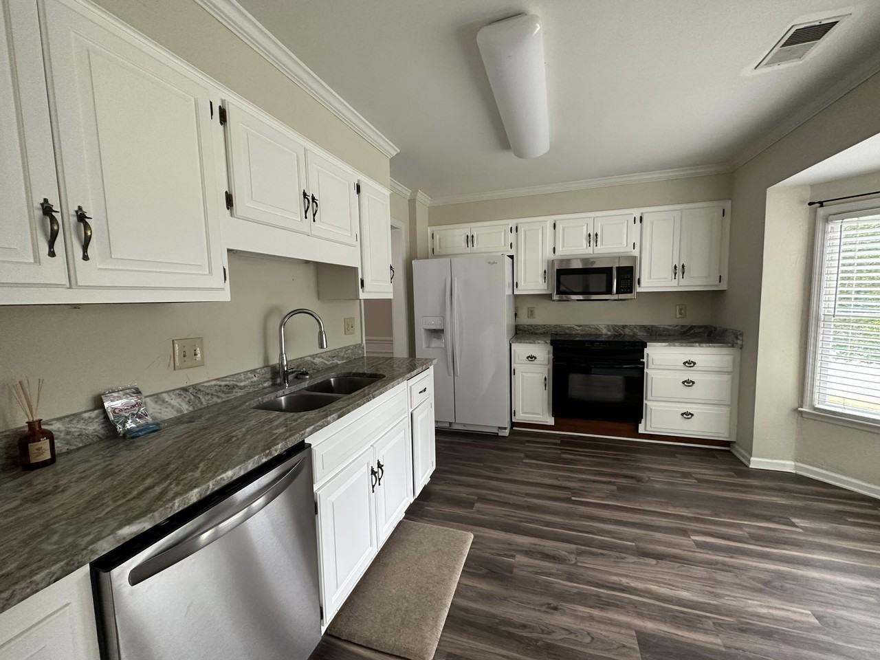 644 Crown Point Dr - Photo 5 of 21