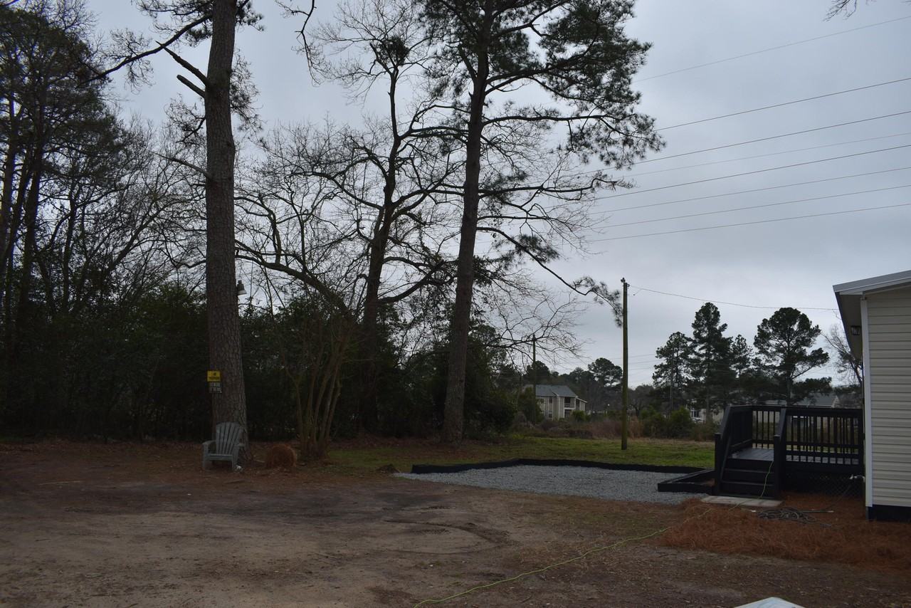 618 Hutchinson Dr - Photo 2 of 17