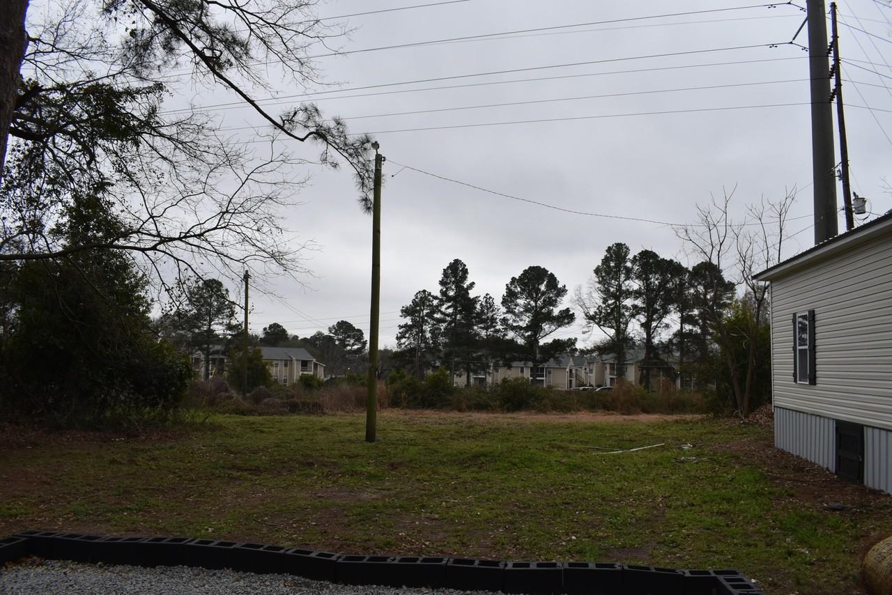 618 Hutchinson Dr - Photo 5 of 17