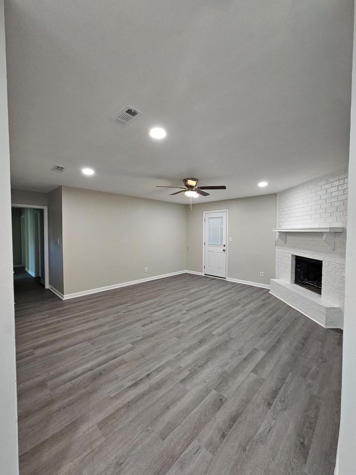 3543 Windermere Dr - Photo 4 of 13