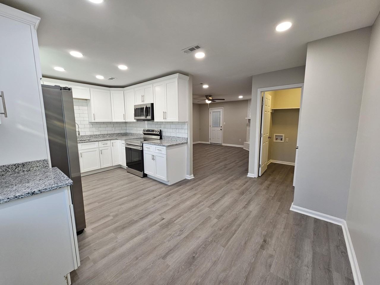 3543 Windermere Dr - Photo 6 of 13