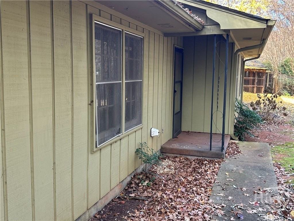 627 Epps Bridge Pkwy - Photo 3 of 15