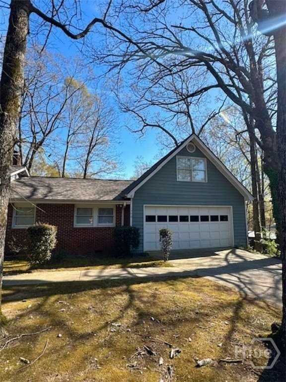 1380 Chestnut Hill Rd - Photo 2 of 3