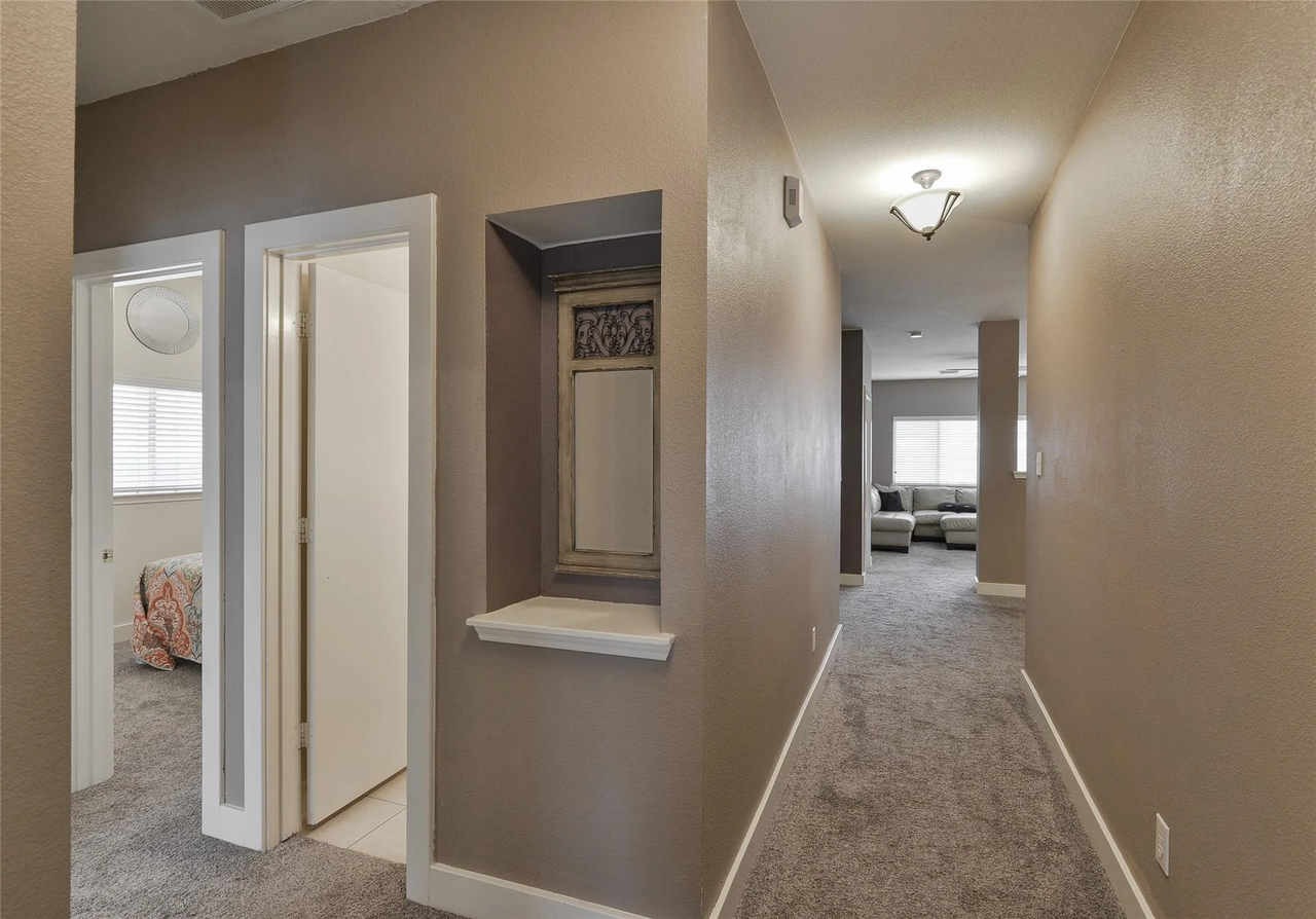 407 Laurel Pine Drive - Photo 5 of 27