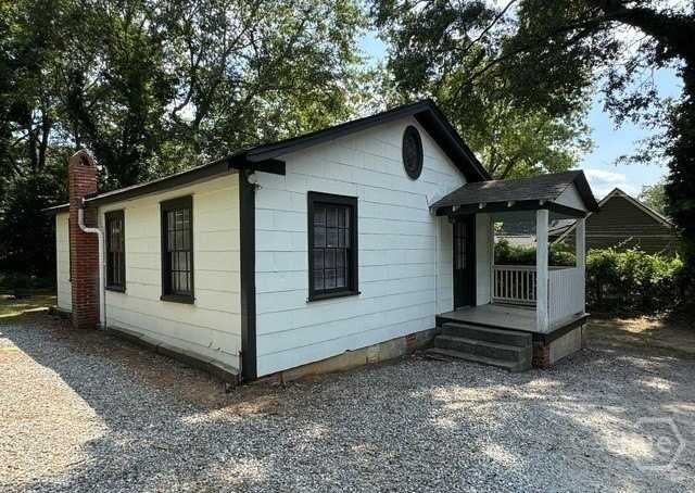 1983 S Lumpkin St - Photo 2 of 10