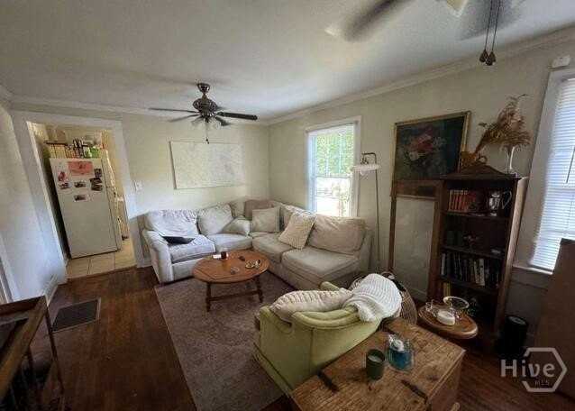 1983 S Lumpkin St - Photo 4 of 10